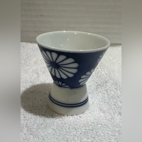 Vintage Kiku-Masmune two piece saki cups - Picture 5 of 7